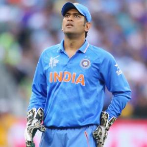 Let's not make 50-over game like a T20, says Dhoni
