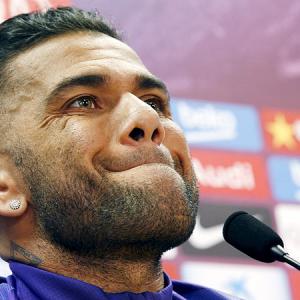 Barca's Alves rants against media