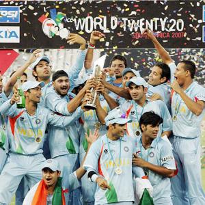 When Dhoni brought the T20 World Cup home in 2007!