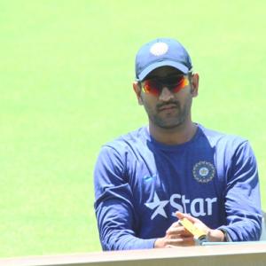 Azhar feels it's for Dhoni to make a call on retirement