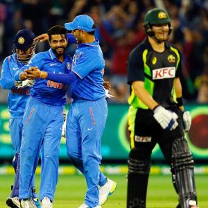 Dhoni lauds bowlers after T20 series win over Aus