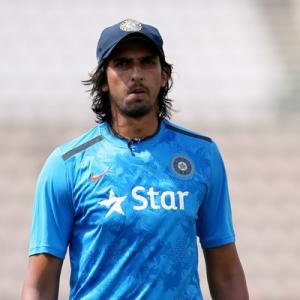 Ishant down with chikungunya, ruled out of Kanpur Test