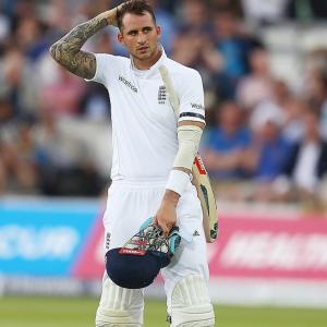 Angry Sri Lanka to complain against Hales's reprieve