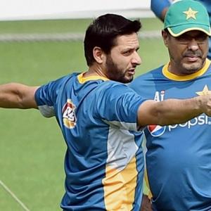 Waqar slams PCB for leaking his confidential report