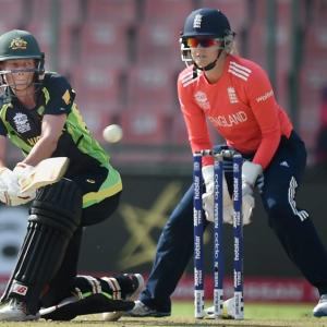 Women's WT20: Australia beat England by five runs, enter final