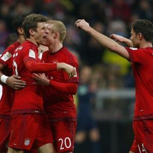 Bayern crush Werder with Mueller, Thiago doubles