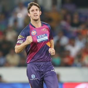 Australia's Marsh out of IPL with side strain