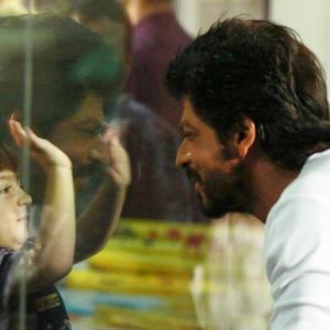 SPOTTED! SRK, AbRam bond over cricket...