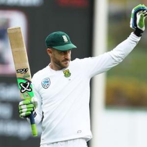 ICC reviewing Du Plessis lollypop footage for ball tampering