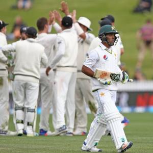 New Zealand rip through Pakistan to clinch series 2-0