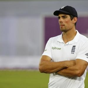 Record-nearing captain Cook may step down after India series