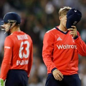 Pakistan crush England in one-off Twenty20 game