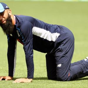Moeen doubtful for second Ashes Test