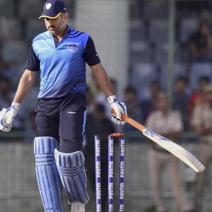 Firefighter took Dhoni's phones 'by mistake'