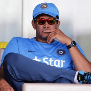 No auto extension for Kumble, BCCI invites applications for head coach