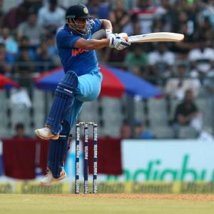 Dhoni unperturbed by calls to quit