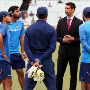 PHOTOS: Commentator Nehra's pep talk for India's bowlers