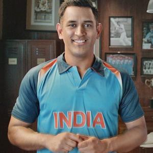 Have you seen anything this cute?MS Dhoni #ProudlyIndian!
