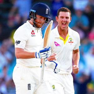 Ashes PHOTOS: Australia take late wickets to peg England back in Sydney