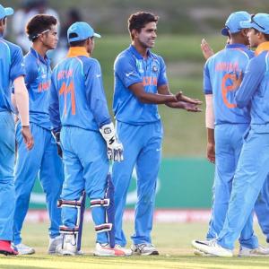 Dravid urges Under-19 squad to focus on semis not IPL auction