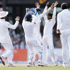2nd Test: South Africa caught in a web of spin as Sri Lanka sense sweep