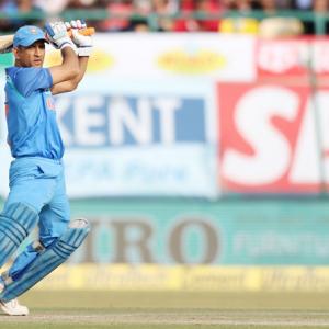 Asia Cup: Cautious Dhoni stops short of criticising umpiring