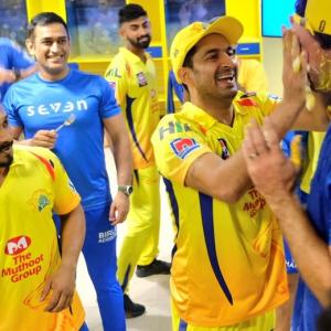 PIX: CSK doesn't spare anyone from cake facewash