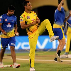 Battle for top spot as CSK take on Delhi Capitals