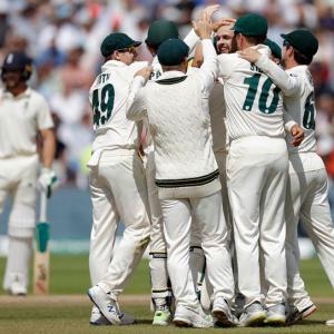 Ashes: Lyon's six helps Aus crush England in opener