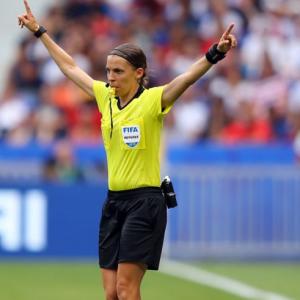 PIX: First female ref to officiate Super Cup is ready