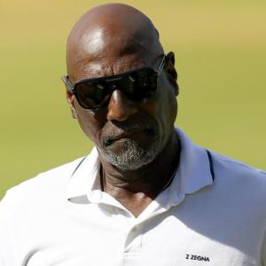 Viv Richards falls ill during pre-game show