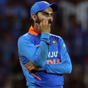 Kohli reacts to Jadeja's controversial run out