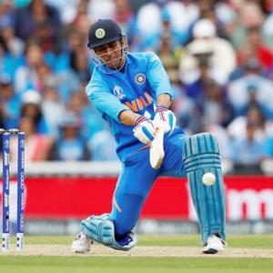 'Don't compare Dhoni with Kohli on strike rate'