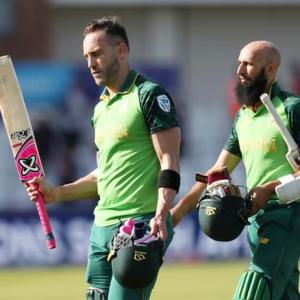 PICS: South Africa dent SL semis hopes after big win