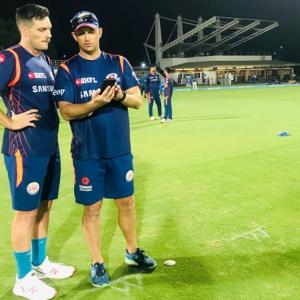 Fit-again Hardik joins Mumbai Indians' pre-tournament camp