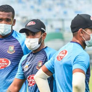 B'desh players continue to train with masks