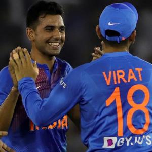 Kohli praises Indian bowlers for 'outstanding effort'
