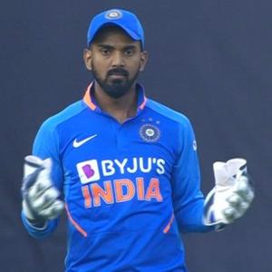 Kohli hints Rahul to continue as keeper in NZ T20s