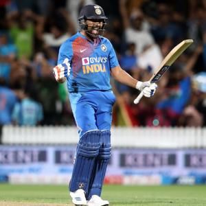 Rohit's 'Super' show as India edge NZ to seal series