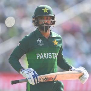 Hafeez to delay retirement if T20 World Cup postponed