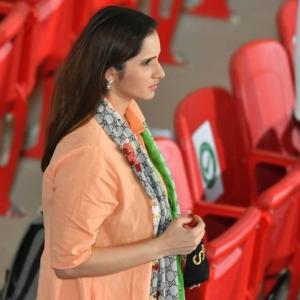 PIX: Sania makes heads turn in Pakistan