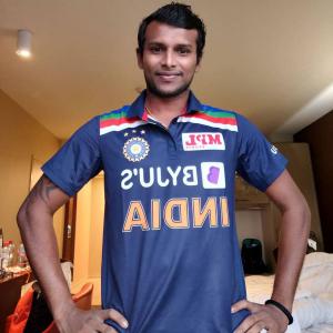 Natarajan shows off his India blue jersey