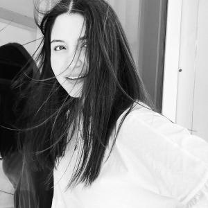 Virat loves Anushka's black-and-white pic
