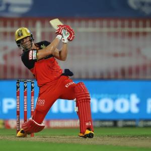 PIX: Clinical Royal Challengers outclass Knight Riders
