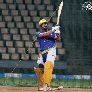 Thala Dhoni 'fully loaded' in the nets...