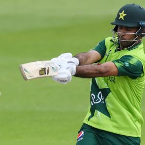 Fakhar's stunning 193 not enough for Pak in 2nd ODI