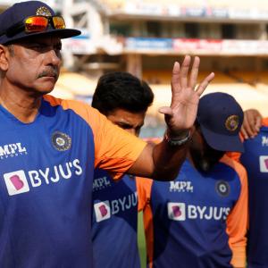 Gavaskar heaps praise on India head coach Shastri