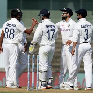 Vaughan says Jadeja-less India 'gives England a sniff'