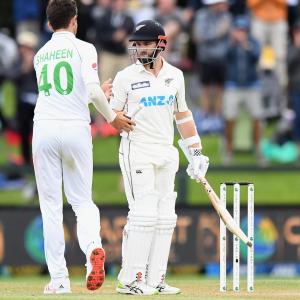 Williamson hits double ton, New Zealand flatten Pak