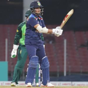 Shafali shines as India beat SA in 3rd women's T20I